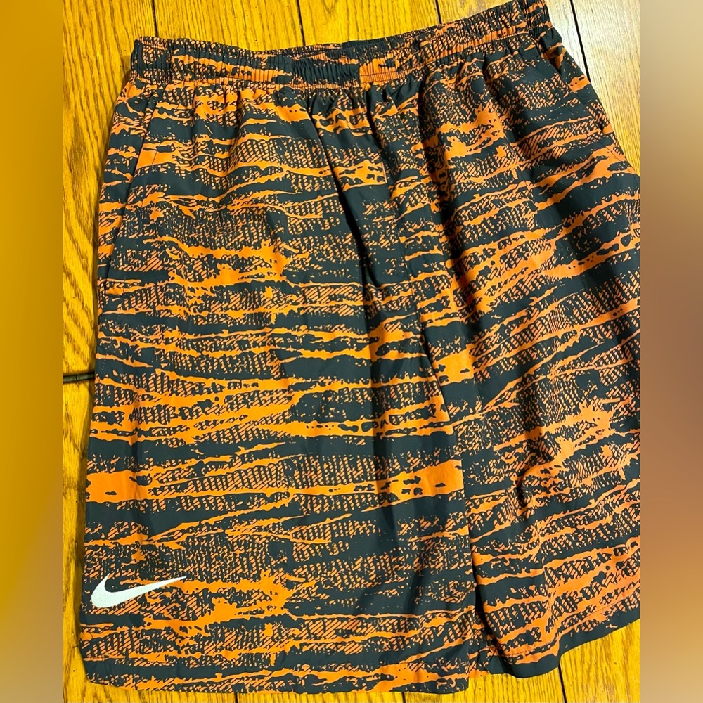 EUC NIKE Texas Longhorn Shorts, size large, black/orange camo pattern - Picture 4 of 7